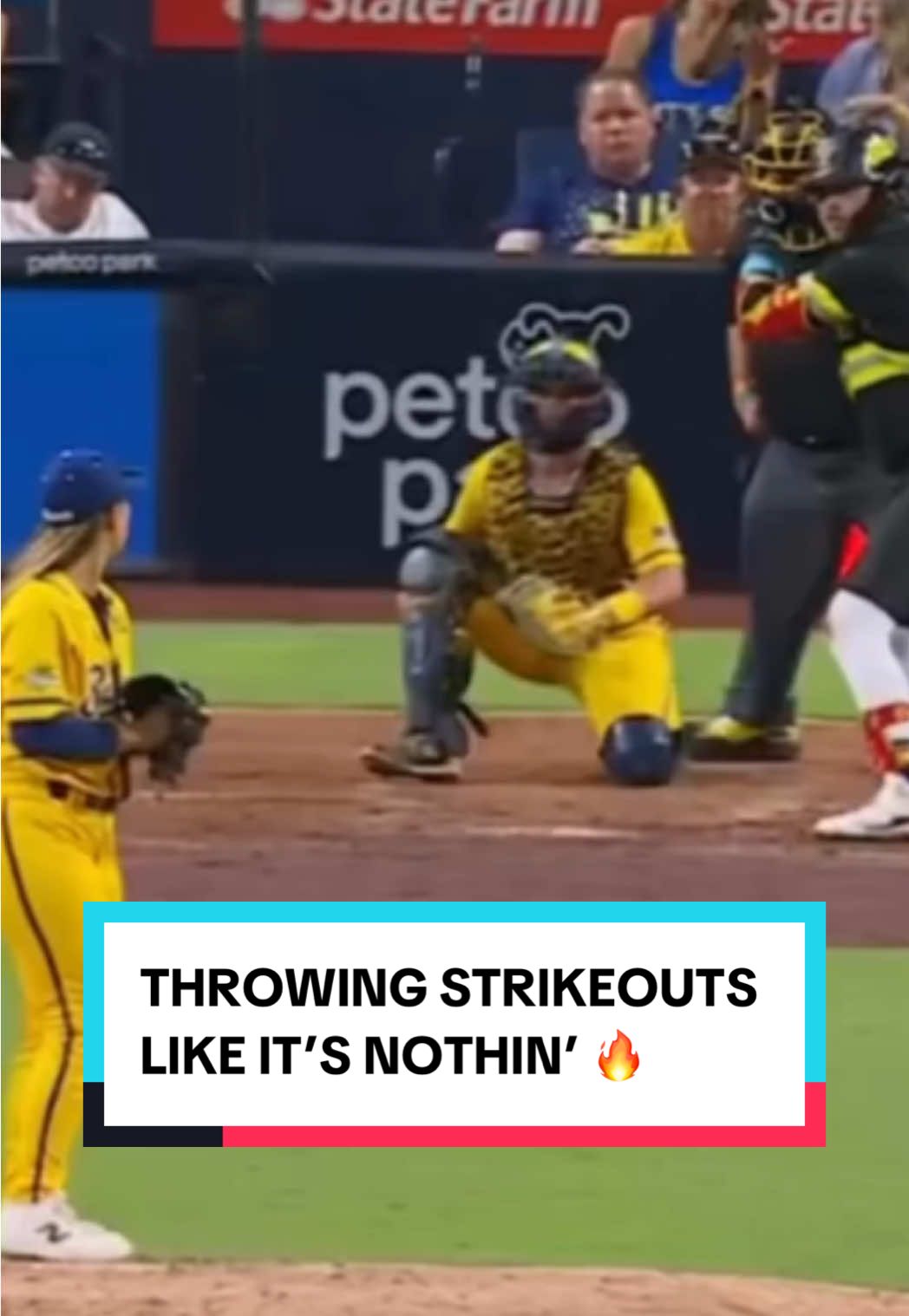 @Kelsie Whitmore’s first career banana ball strikeout is one for the books 👏 #bananaball #strikeout #womensbaseball #pitcher #baseballplayer 