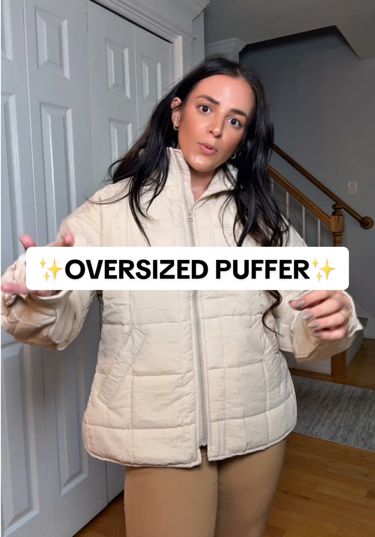 Proof that you don’t have to spend $$$ to get that perfect oversized puffer look 🙌 Cozy, lightweight, and under $50 👏 @Molitree  #pufferjacket #puffercoat #molitree #puffer #oversizedjacket 