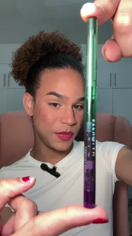 Putting the @bepholan_lab Black Beauty Liner to the test 👀 Is it really waterproof? 💧 Stay tuned 👇 (link to shop in comments) • • • #bepholaneyeliner #waterproofeyeliner  #creatorsearchinsights 