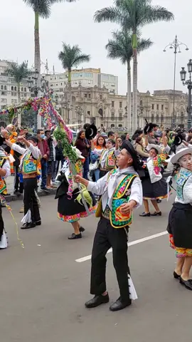 PASACALLE PERÚ ✨️  #huaylarsh #huancayo #danzasperuanas #peruanosenelmundo #paratii 