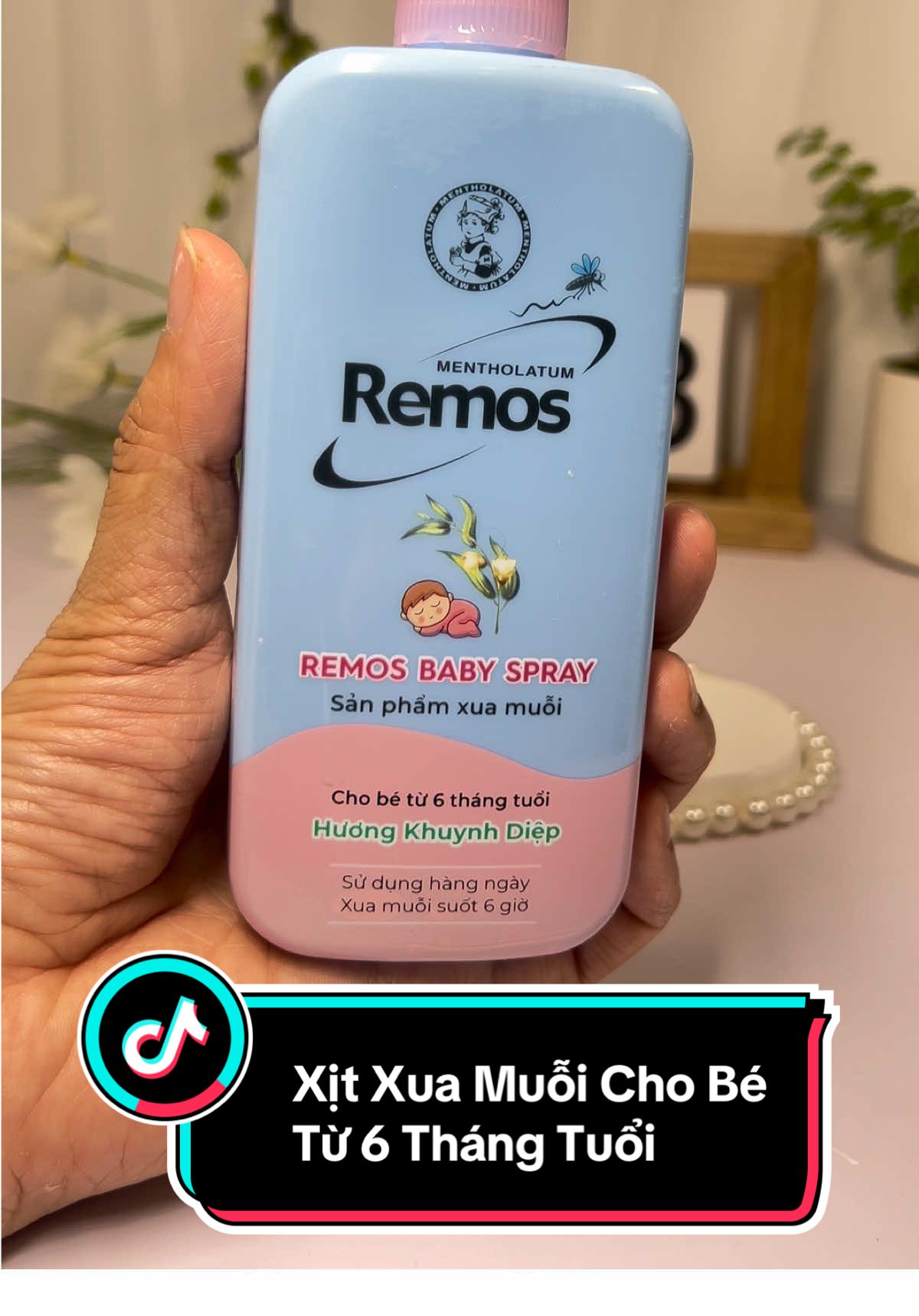 Xịt chống muỗi cho bé từ 6 tháng tuổi hương khuynh diệp Rohto Mentholatum Remos Baby Spray 150ml là sản phẩm đầu tiên tại Việt Nam sử dụng hoạt chất Picaridin để chống muỗi an toàn và hiệu quả. Nồng độ 10 - 15% Picaridin trong sản phẩm Remos Baby đảm bảo an toàn và chống muỗi hiệu quả suốt 6 tiếng.  Thành phần Picaridin được WHO và EPA chứng nhận là an toàn và hiệu quả để xua đuổi muỗi. An toàn với người lớn và trẻ em trên 6 tháng tuổi & phụ nữ có thai & cho con bú Được sử dụng để chống muỗi hơn 20 năm trên 40 quốc gia trên thế giới. #xitchongmuoichobe #remos #viral #xuhuong 