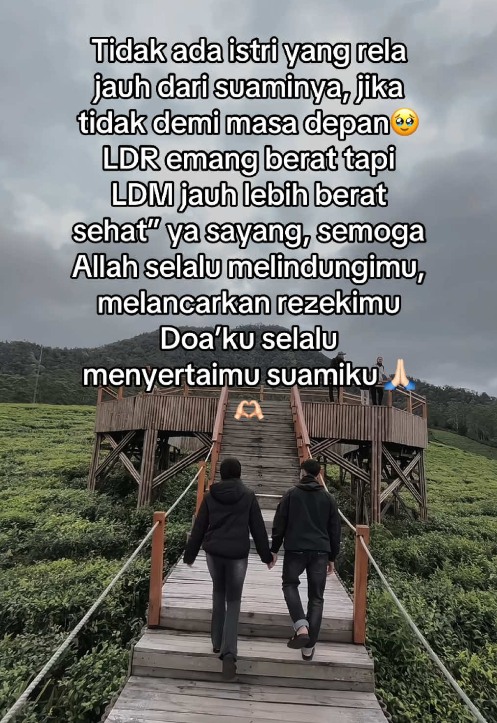 Huhu cengeng🥹 @𝐅𝐄𝐁𝐑𝐈 🫶🏻 #masyaallahtabarakkallah #ldm #fyp #vidioviral #lewatberanda #bumilhappy #bumilcantik #pregnant 