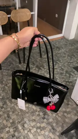 Yang hitam juga cakep abiss nih 😍 #tas #taswanita #tascantik #fyppppppppppppppppppppppp 