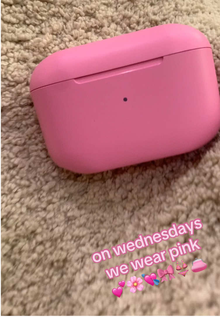 i’m gonna be honest i love jlab earbuds so much and i love that they come in so many cute colors !! @JLab #earbuds #jlabearbuds #jlabheadphones #wewearpink #wednesdayswewearpink💗 