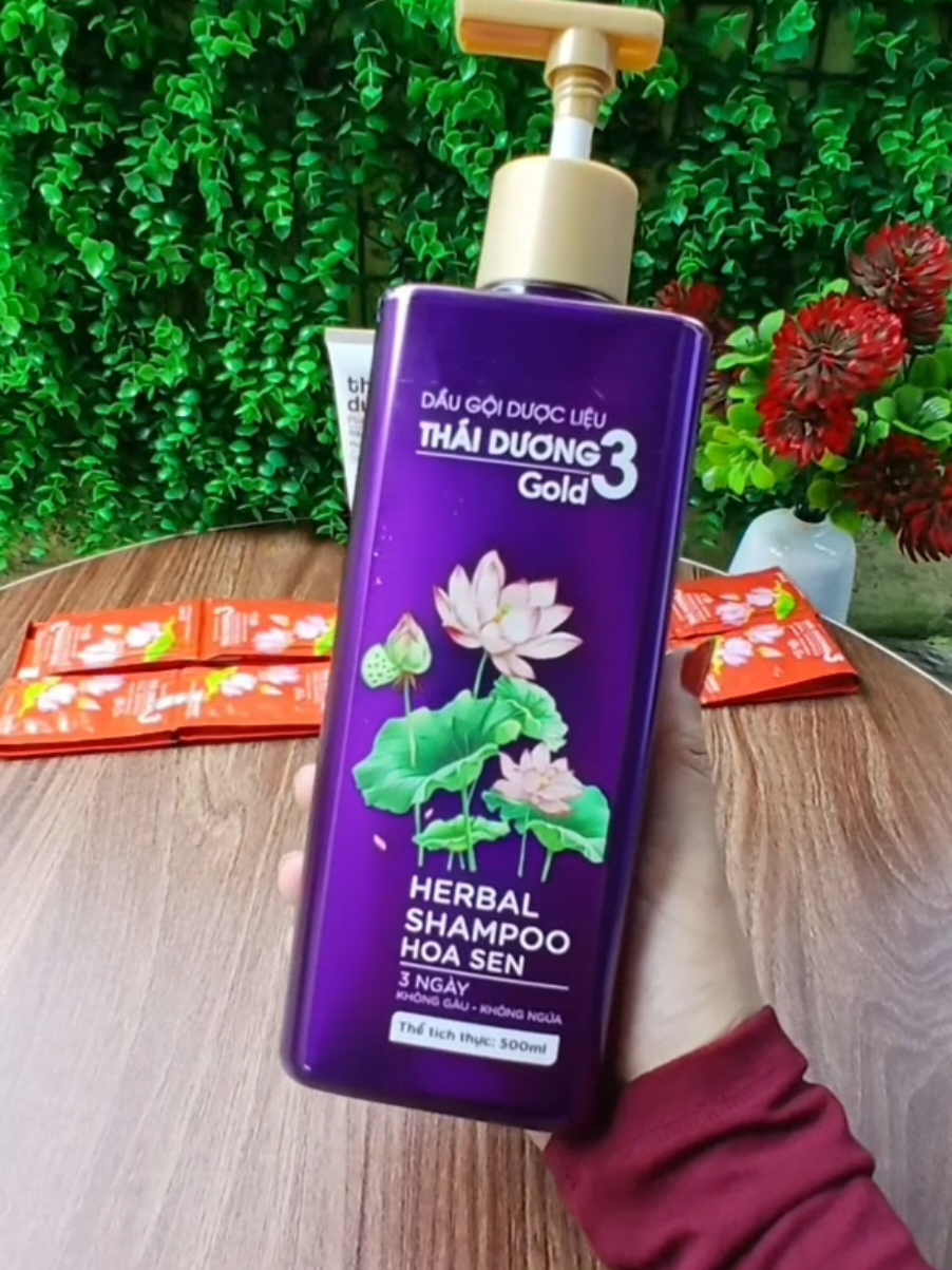 Trả lời @shop_mebetham dầu gội dược liệu Thái dương 3 hương hoa sen ưu đãi khủng mua là tặng #xuhuong #lanngoctaphoa #daugoithaiduong3 #daugoithaiduong3hoasen #daugoiduoclieu  @Ngọc Lan tạp hoá   @Ngọc Lan tạp hoá  @Ngọc Lan tạp hoá 