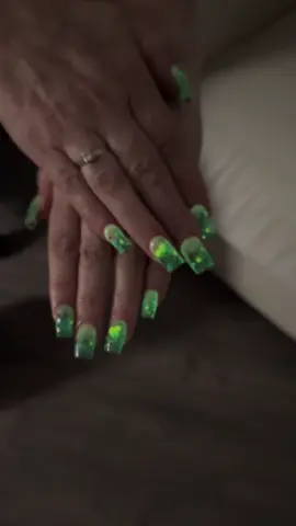 #glowinthedark #glowinthedarknails #vbp #rosasandoval 