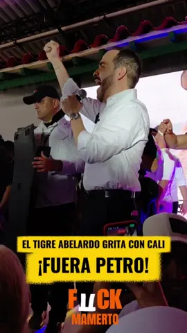 🔥 En Cali, la voz del pueblo retumbó con fuerza junto al Tigre Abelardo De La Espriella. La multitud acompañó su discurso con un solo clamor: “¡Fuera Petro, Fuera Petro!”. Cali ya no es tierra de falsas etiquetas: hoy es la ciudad que abraza la coherencia, la efusividad y el liderazgo del Tigre rumbo a la presidencia 2026. 🐅🇨🇴 👉 Cali habló claro, y lo hizo a una sola voz. #CaliConElTigre #FueraPetro #Elecciones2026 #AbelardoDeLaEspriella