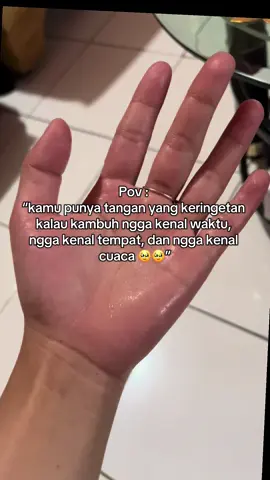 Ada yang sama juga ?? 🥹🥹 waktu ngapa-ngapain juga ngerasa ngga enak dan kurang nyaman, ngerasa minder apalagi kalo pergi keluar🫂🥹   #masyaallahtabarakkallah #semogalekasmembaik 