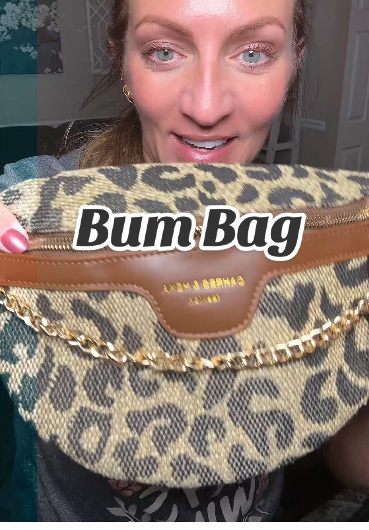 I’m loving this leopard bag! 🐆  #leopard #leopardprint #bumbag #crossbodybag #purse 