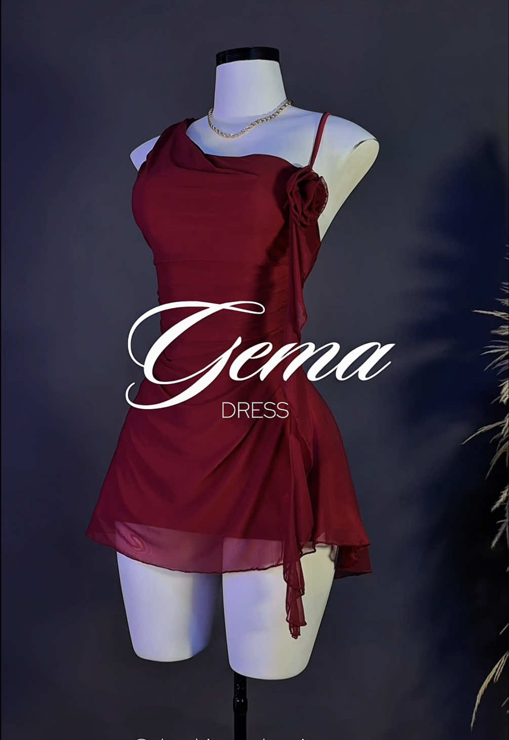 TENEMOS NIEVOS INGRESOS EN VESTIDOS!🌹 GEMA DRESS, un vestido con su toque romántico y coqueto.  Encuéntralo en 4 colores preciosos. Talla Standar S/M. Realizamos envíos a todo el Perú. #vestidos #mesh #danielataquire #publicidad #aesthetic  