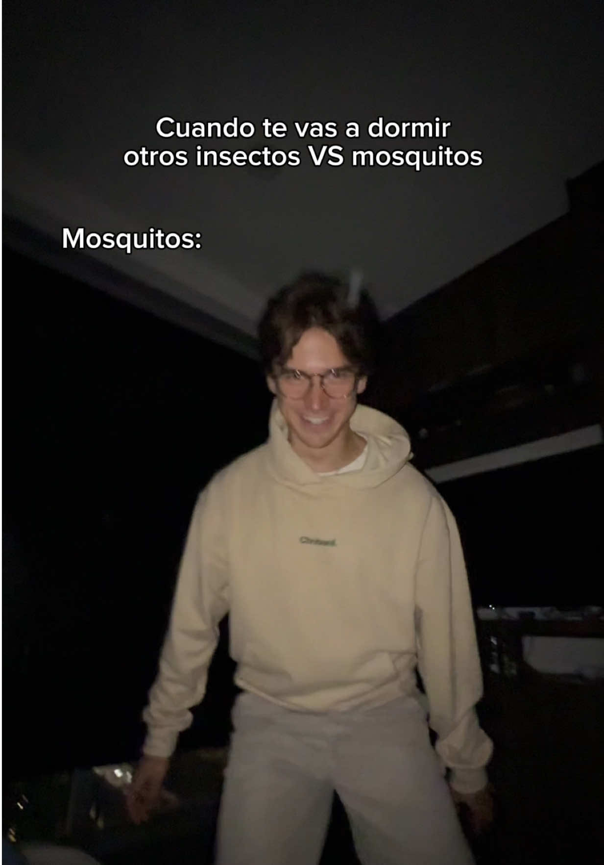 Qué onda con esa habilidad de los mosquitos  (IG:bicho_orozco) #fypシ゚ #humor #comedia #mosquito #insectos 