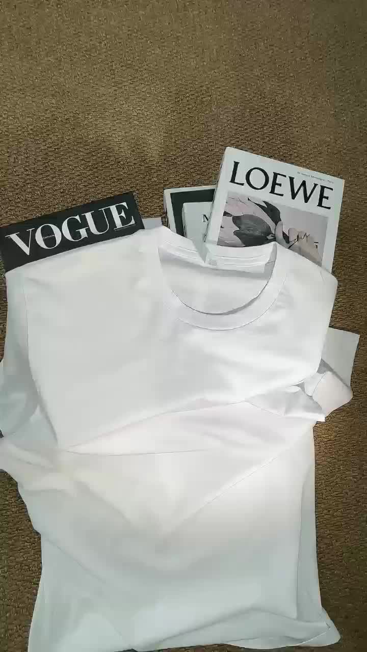 A trendy item that combines comfort and fashion! This T-shirt is made of sports-tech fabric with excellent elasticity and sweat absorption, suitable for various sports occasions. The simple solid color, paired with trendy sports shorts, shows vitality and dynamism. Whether you're working out or just relaxing, you can become a sports fashionista! #shirts #tshirts #menshirt #teeshirt #menshirts #teeshirts #womenshirt #vnecktshirt #cottonshirt #basictees #T-shirt #mansbestfriend #tiktokshoplabordaysale #fall #spookyseason #backtoschool #tiktokshopcreatorpicks #fallfashion #dealsforyoudays #teacheroutfit #fallfashiontrends #tshirtdesign