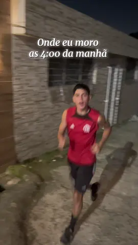 Onde eu moro sempre tem um passarinheiro assim 🤣🤣 #funny #coleiro #fypシ゚ #papacapim #fyp 