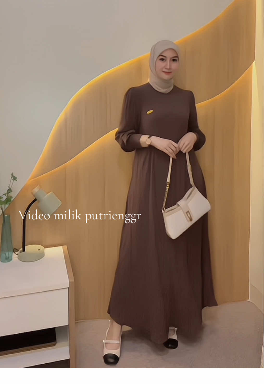 Dress cantik 🤎🤎 #fyppppppppppppppppppppppp #hijabinspiration❣️ #ootdhijab #dress #hijab 