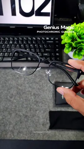 Step into the future with these Genius Magic Photochromic Glasses 🕶️✨ Clear indoors, dark outdoors, automatic style + eye protection in one! #photochromic #photochromicglasses #eyeglass #eyewear #sunglass 