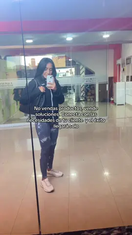 ✨ No se trata de vender más, se trata de ayudar mejor. ¿Qué problema estás resolviendo hoy a tu cliente? 💡#productos #negocios #productosdigitales 