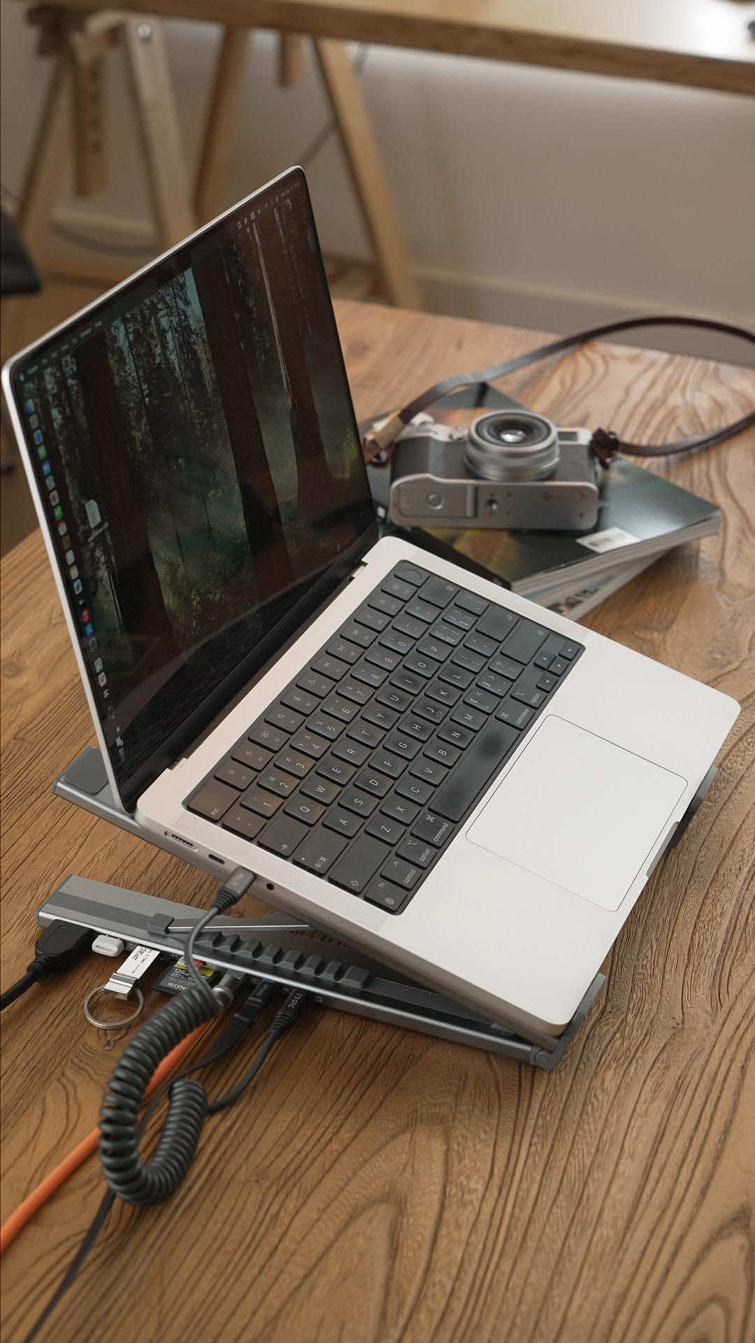 When your laptop stand doubles as a docking station. #techgadgets #gadgetgoals 
