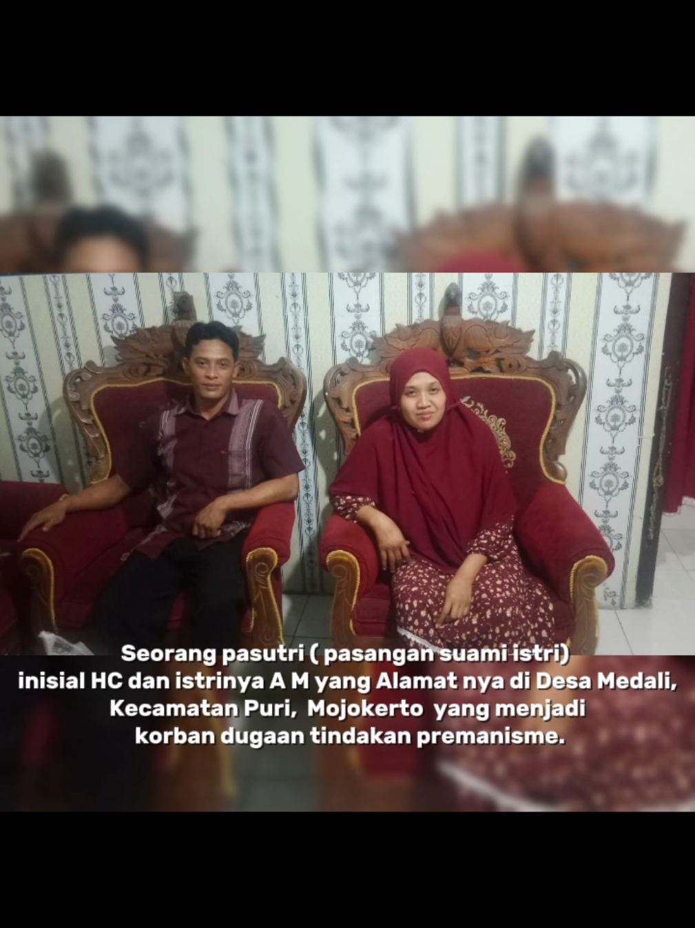 Berlagak Layak Seperti Polisi, Debtcollector Intimidasi Nasabah Di Polres Mojokerto Kota Mojokerto, - Seorang pasutri ( pasangan suami istri) bernama Heris Choiruman dan istrinya Anjiroh Mufidah yang beralamatkan di Desa Medali, Kecamatan Puri, Kabupaten Mojokerto menjadi korban dugaan tindakan premanisme.  Pada awak media, Heris selaku korban, menceritakan dugaan tindakan intimidasi premanisme yang dialaminya pada hari Selasa, tanggal 9 September 2025. Peristiwa tersebut bermula ketika beberapa orang yang diduga berlagak seperti oknum intel anggota kepolisian mendatangi rumahnya dan mengetuk pintu dengan nada keras serta meminta istrinya menjemput sang suami di sekolah. Menurut keterangan Heris, setelah ia pulang ke rumah, ia langsung ditanya mengenai keberadaan mobil Avanza miliknya. Kemudian korban dipaksa masuk ke mobil tanpa diberi kesempatan menunggu istrinya pulang menjemput anak sekolah. 