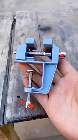 Pekerjaan jadi lebih mudah & rapi pakai Mini Klem Catok Ragum!  Kokoh, praktis, dan bisa dipasang di meja kerja mana saja. Wajib punya buat hobi DIY atau bengkel rumahan  👉 Klik Beli sekarang sebelum kehabisan! #perkakas #alatbengkel #ragummini #alatserbaguna 