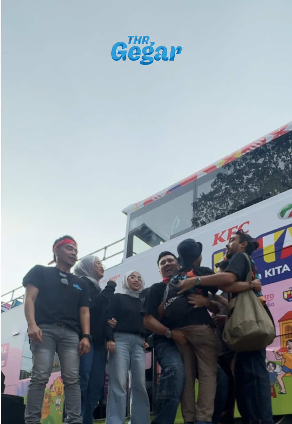 KITA FM THR Gegar, it’s a wrap! 🎉 Sek THR Gegar nok kabo… baru dua hari settle jelajah, sek kito belako ni rindu Kelatey doh 😢❤️ Kemah keming sek demo semuaaa! Terima kasih atas sokongan & layanan mesra, insyaAllah ada rezeki kita jumpa lagi 🙌 #THRGegar #No1PermataPantaiTimur 