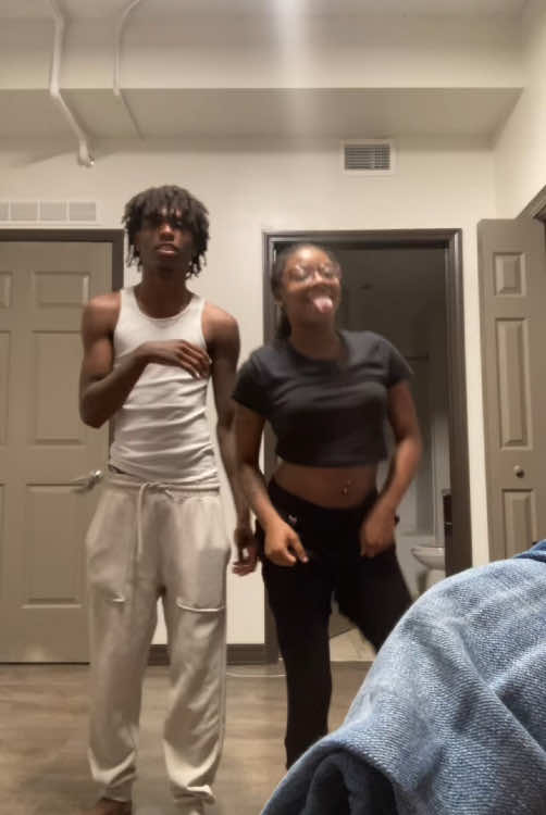 I love the lil fish dance lol #dance #couples #viral #fyppppppppppppppppppppppp #trending #relatable 