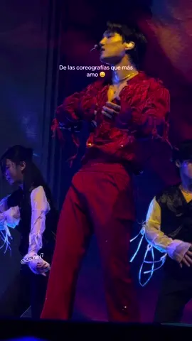 Hello stranger siempre será de mis coreografías favoritas y verla en vivo es algo que nunca podré superar. #Kai #exo #kaionenmexico #kpop #hellostranger 