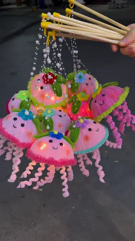 Cận cảnh mấy bé sứa tone hồng cho “em bé” bánh bèo ạ 🤭 ib cho shop liền nè 😎 #trungthu2025 #lồngđèntrungthu #dochoiminhngoc #lồngđènconsứa #lồngđènsứa 