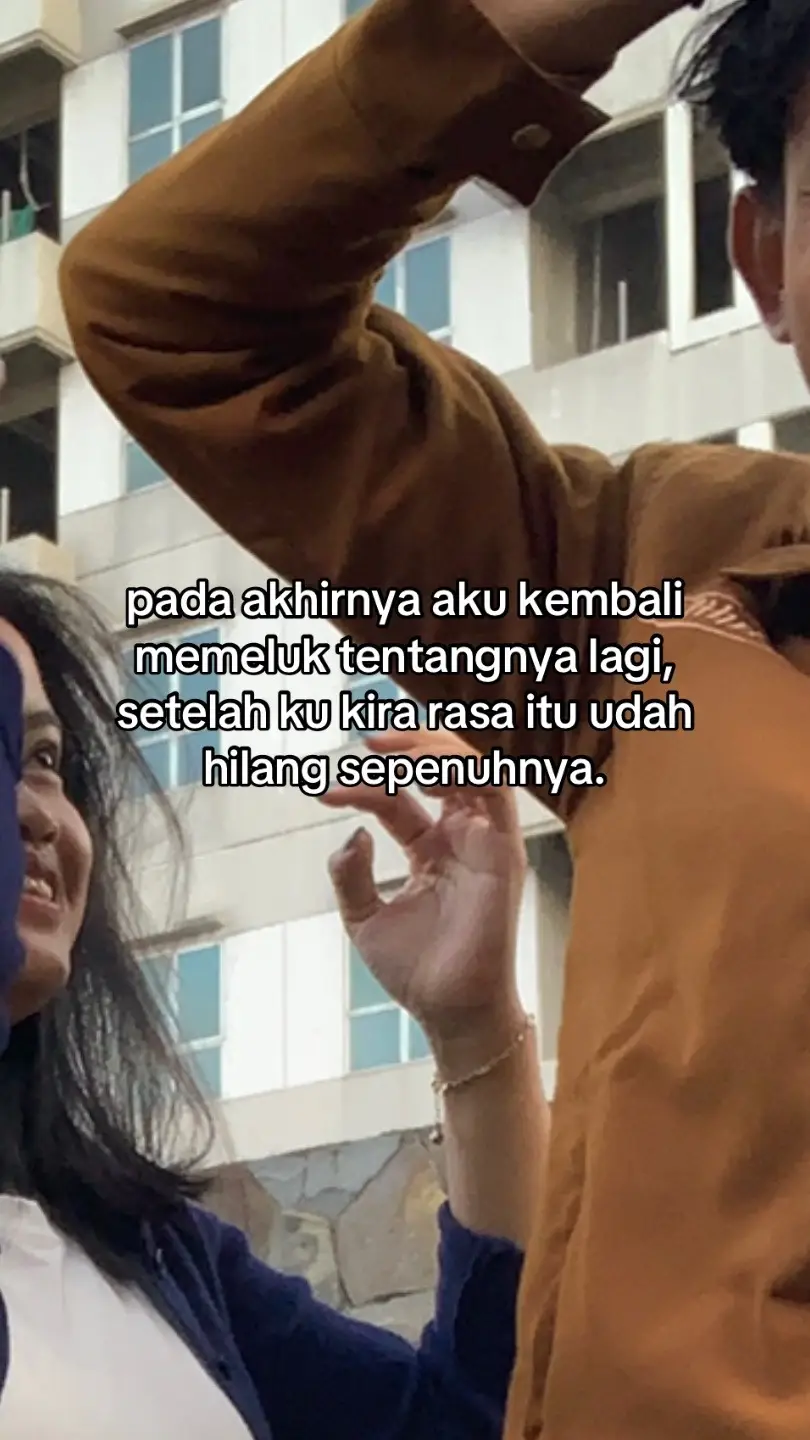 Asing, sama”udah punya orang baru,sm”gagal sama orang baru akhirnya milih buat perbaiki hubungan yang pernah terjeda.#fypage #4upageシ #story #fyppppppppppppppppppppppp #fy 