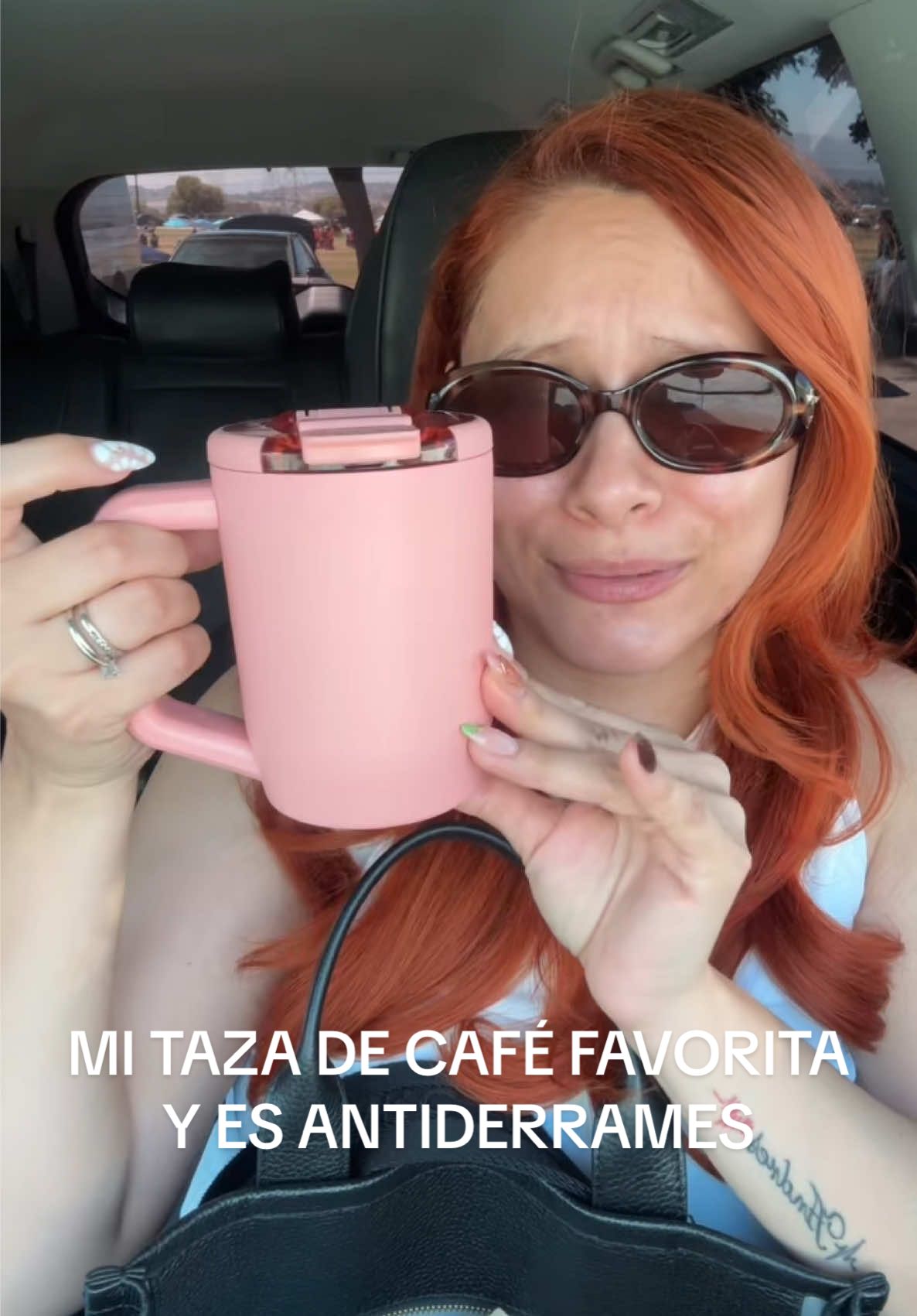 Siempre que toca llevar mi café on the go me encanta llevarlo en mi taza @BrüMate para evitar accidentes 🙈 además está súper cute!  #brumatecoffeemug #leakproofcoffeemug #coffeemug #coffeemug #coffeemugs 