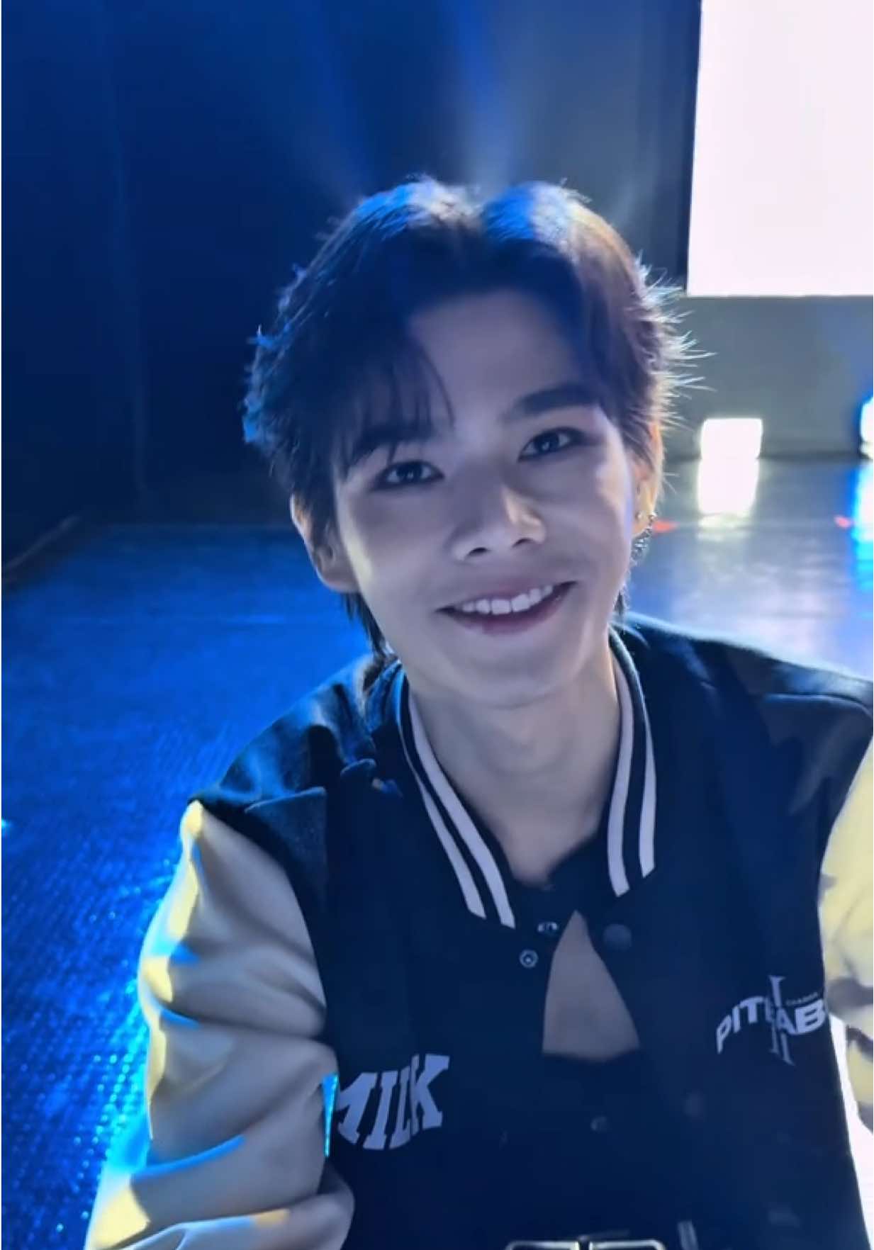 Me trying to understand why I went insane and still can’t move on! Honestly, seeing all of this now explains everything. Please tell me I’m not just being delusional here HAHHAHAHHAHAHAHA 🤣  The man that you are!!! @milk2may  #PitBabeLevelUpFMinManila