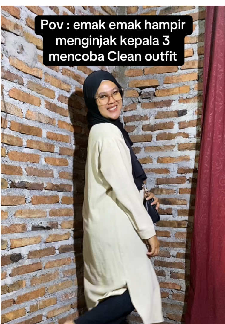 Pake outfit yg penting nyaman dulu ga sih 😚#contencreatorpemula #ootdfashion #ootdhijabsimple #cleanoutfit 