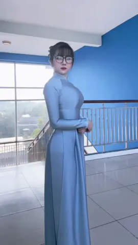 Màu xám xanh này có đẹp ko mọi người ☺️😚😉 #CapCut #xuhuongtiktok #aodaivietnam #61binhduong #tinhyeu 