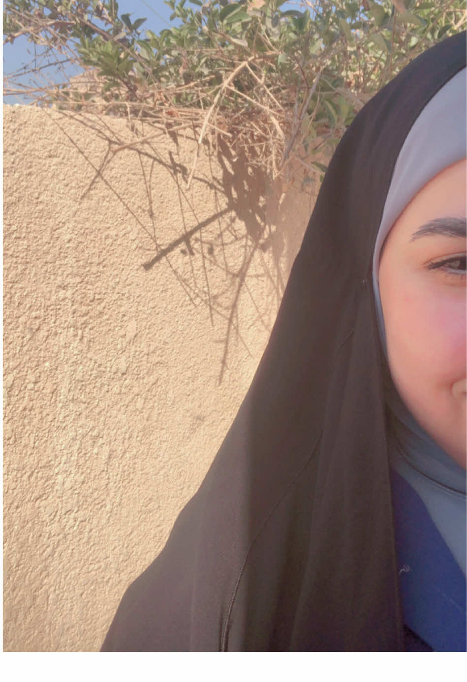 چنت كُلش اجتماعية و المدرسة كُلها تعرفني و من دخلت جامعة نفس الشيء ويه البنات ، بس بمرور الزمن تغيرت هواية و صار ما عندي صديقات غير اخواتي و أُمي ✨. . . #explore #fyp #الشعب_الصيني_ماله_حل😂😂 #foryou #مشاهير_تيك_توك 