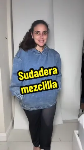 Sudadera de mezclilla con capucha y bolsillos frontales   Esta sudadera es perfecta para un look casual y relajado. Tiene un diseño oversized con capucha amplia y bolsillos delanteros, ideal para usar como pieza versátil en cualquier temporada. La mezclilla lavada le da un estilo moderno y urbano que combina con shorts, jeans o leggins para un outfit effortless.   #TikTokShopCreatorPicks #Tiktokshopcreator #tiktokshoprestock #modacasual #streetwearstyle  