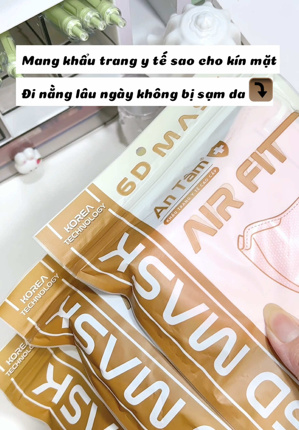 Đeo khẩu trang cũng là cả một nghệ thuật đó nha, mà nói đơn giản thì đeo khẩu trang 6D cho kín mặt yên tâm đi nắng #goclamdep #khautrang #khautrang6d #khautranganhtam 