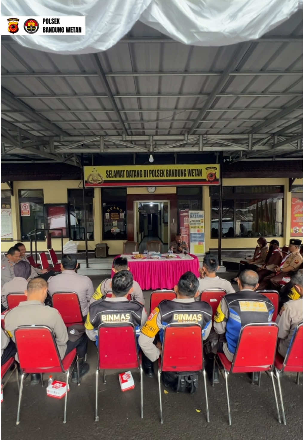 📌 Giat Pengukuhan Partikara Saka Bhayangkara Polsek Bandung Wetan melaksanakan pengukuhan Partikara Saka Bhayangkara Ranting Polrestabes Bandung yang diikuti pamong Bhabinkamtibmas dan anggota Saka Bhayangkara zona tengah. Kegiatan berjalan lancar, aman, dan kondusif. #PolsekBandungWetan #SakaBhayangkara #PolriPresisi #BandungAman