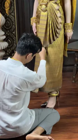 ថ្ងៃនេះបានជួបអយដមកស្លៀកប្រពៃណី❤️🇰🇭🙏