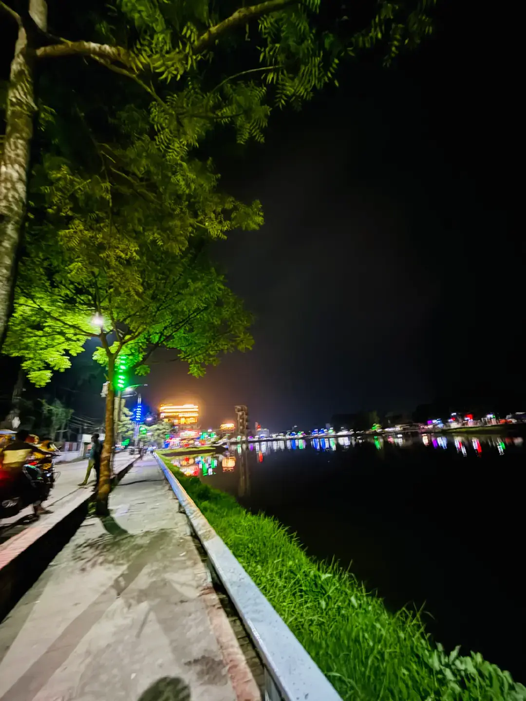 #outfit cowok berwarna 