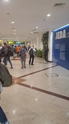 suasana bandara soekarno hatta padat merayap#view bandara#stori keseharian