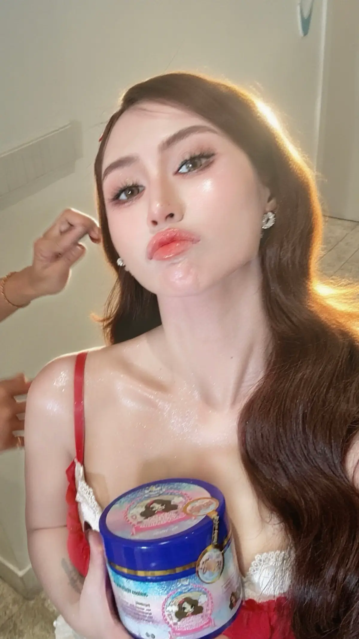 អានីអត់នៅទេ នៅតាអារីន