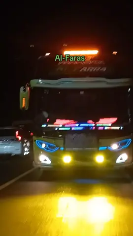 Alah Genah💃🏻🔥 -@genjo28  -@Zeta Project  -@Zeta Advanced Tech  -@PerahuWisataEgaEgi  -@kemal.to.farhatul.1  #busmania #busbasuri #fyp #huntingbus📸 #lewatberanda 