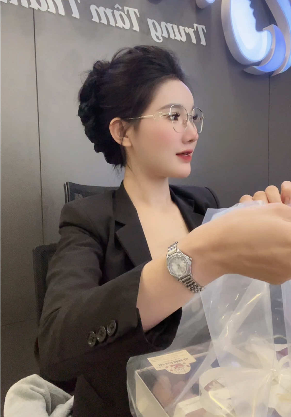 🤭 #thẩmmỹ #đilamvanvui #đilamcogivui #phâu_thuật_thẩm_mỹ #làcongáiphảixinh #phụnữ #Girl #làmđẹp #tócxinhmỗingày #xuhuongtiktok #tócđẹp #trendingvideo #fypシ゚ #nhạchaymỗingày #behindthescenes #tamtrang #lạcquan 