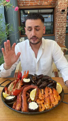 Nici o zi fara peste si fructe de mare 🍤  #cinquebistro Satu Mare☎️0771-567.271 Oradea☎️0771-567.555 @glovo #frittomisto #caracatița #fishtodoor #pescobar 