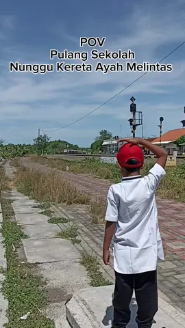 Doa terbaik kami semoga ayah pulang kembali ke rumah dalam keadaan selamat di pelukan kami ♥️ #kai #keretaapi  #masinis 