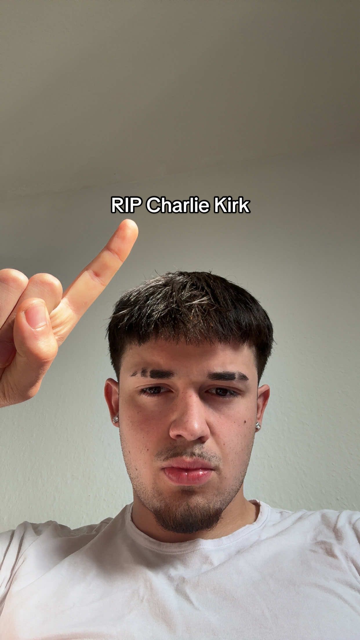 Peinlich was ihr da alle macht  RIP #charliekirk #rip #joel #politics #america 