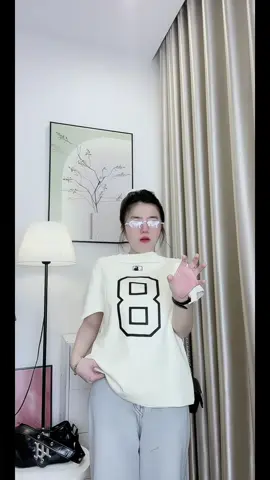 Xỉu cái bạch mấy chị ôiiii 😩🔥 #aothun #aothunvaicotton #tiktokviral #aothunnu #vtboutique86 #aothunnugiare #aothunnuxinh #xuhuongtiktok #aothunnudep #aonu #aothunformvua #aothunnucotron #aothuntheu #aothunbabytee #aothunbasic #aonuxinh #aoni 