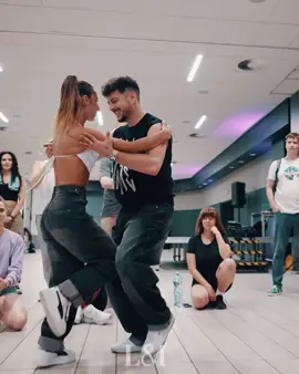 #keşfetteyizzz #sevilirsiz😻deyerlisiz🔮 #keşfetteyizzz #dansşovu👌👌👌 #dansşovu👌👌👌 