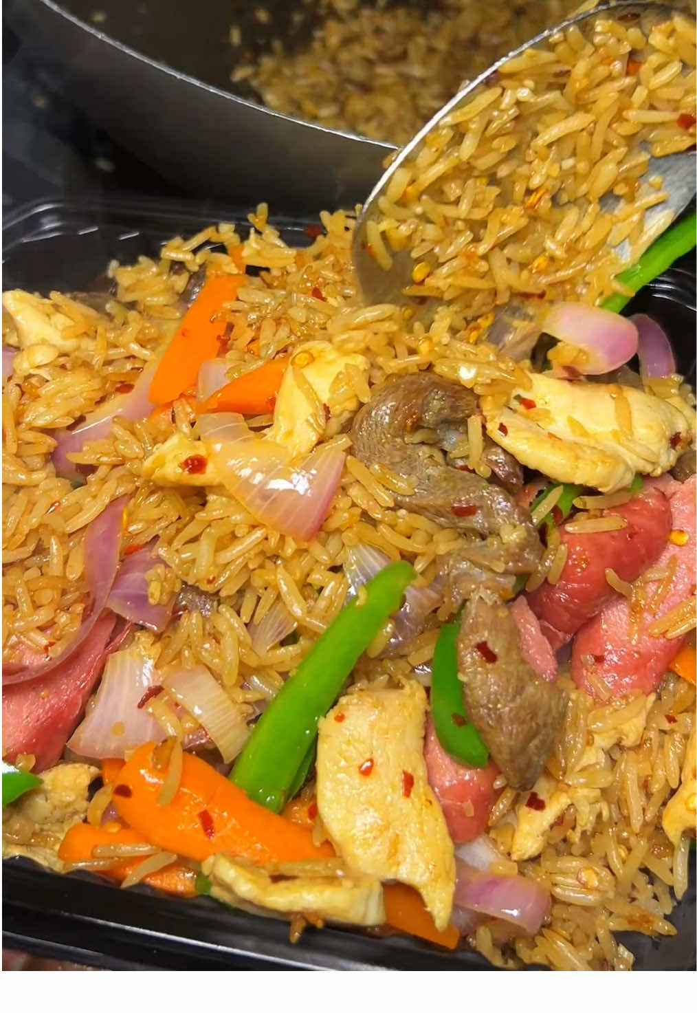 Assorted Fried Rice 🍚✨ Loaded with chicken, beef, sausage & eggs – all for just GHC 120. 📍 Dine in at Greenleaf Cafe (Peace Be Junction, Tema Comm. 25) 📞 Call 0559300556 to order or get directions via Google Maps. Bring a friend and come hungry – we’ve got you covered! 🍴 #GreenleafCafe #TemaRestaurants #GreenleafCafeTema #GhanaFoodies #EatWellSpendLess