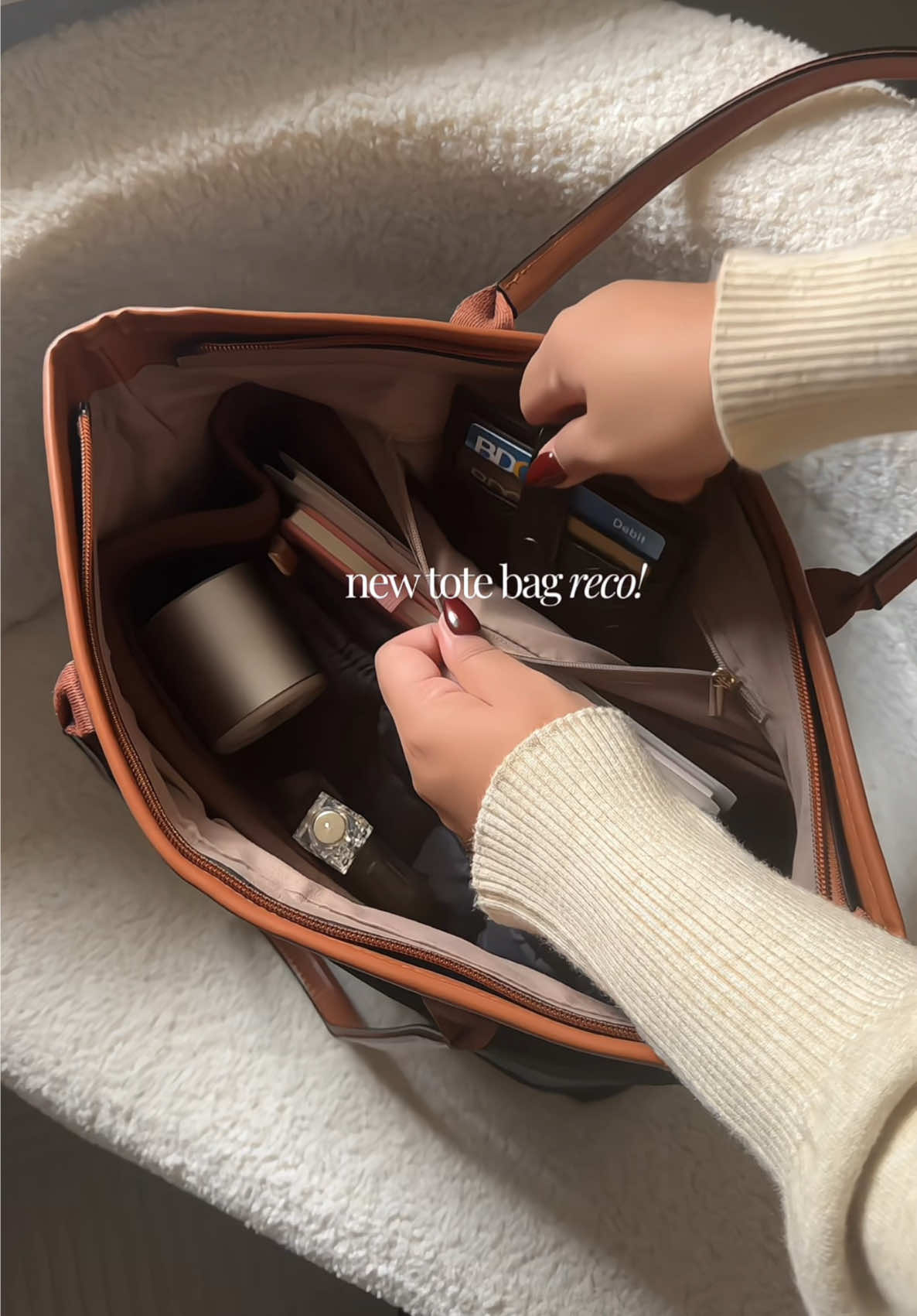 spacious tote bag | large capacity bag from @O-owinkK Official 💌 #totebag #largecapacitybag #shoulderbag #oowinkk #bagrecommendation 