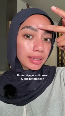 Shock sama hasilnya, bahkan brow gel yg aku beli diatas 200K masih bikin kaya ketombean😭🫵🏻 ini best sih #browcara #browgrip #laminatedbrows 